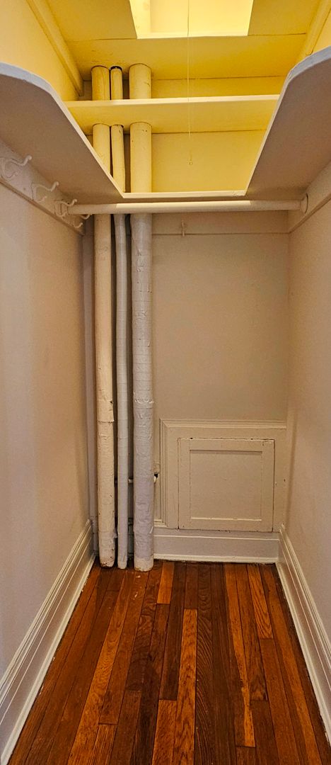 1 bed, 1 bath, 550 sqft, $1,375, Unit 715