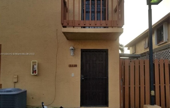 5338 W 23 CT