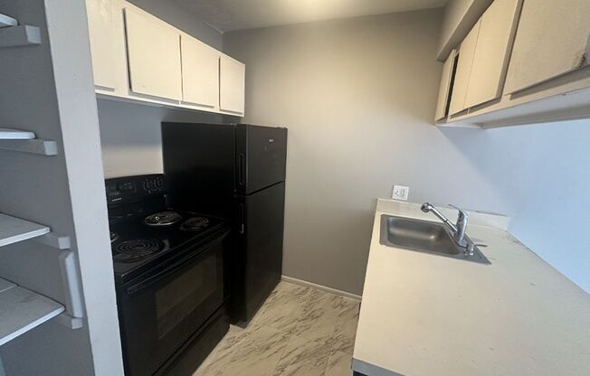 1 bed, 1 bath, 560 sqft, $825, Unit 611-19