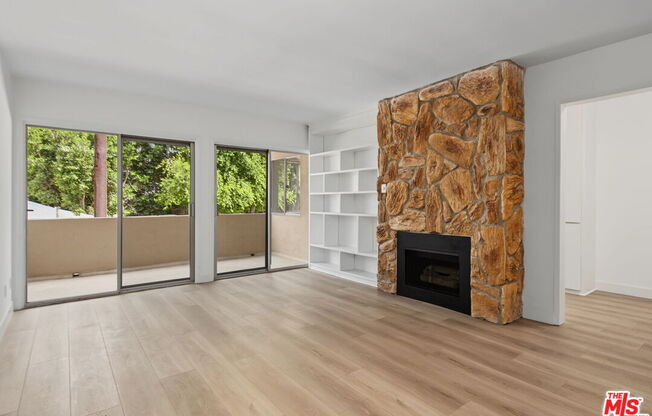 16169 SUNSET BLVD