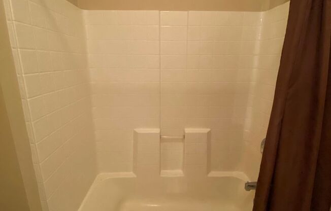 3 beds, 2 baths, $1,699, Unit # 229