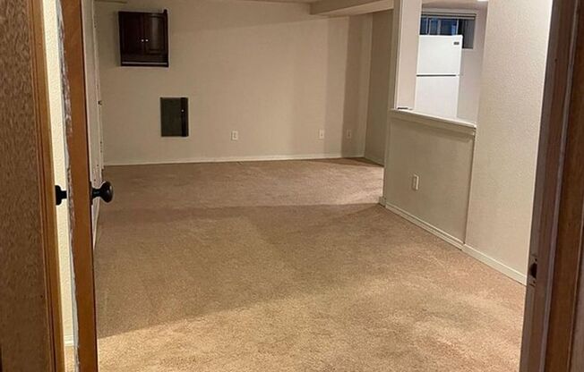 1 bed, 1 bath, 800 sqft, $1,550, Unit 3 (Basement)