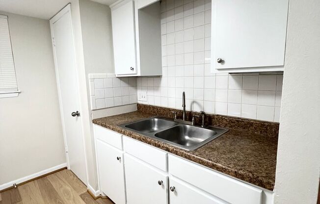 1 bed, 1 bath, $595, Unit 5TH25