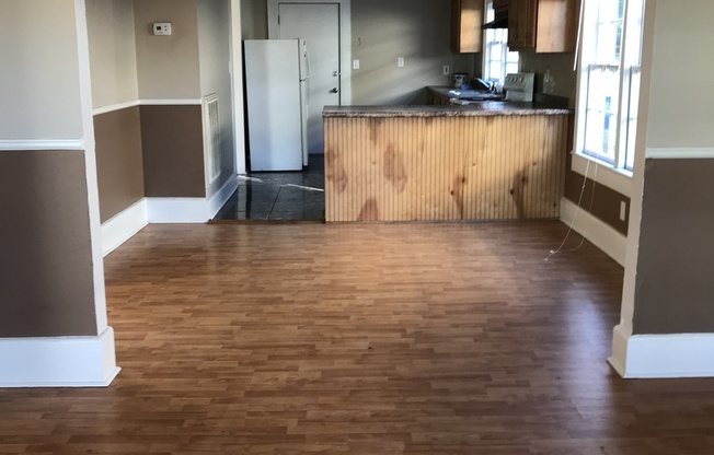 2 beds, 1 bath, $1,250