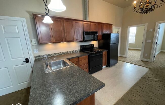 2 beds, 1 bath, 840 sqft, $1,300, Unit 204