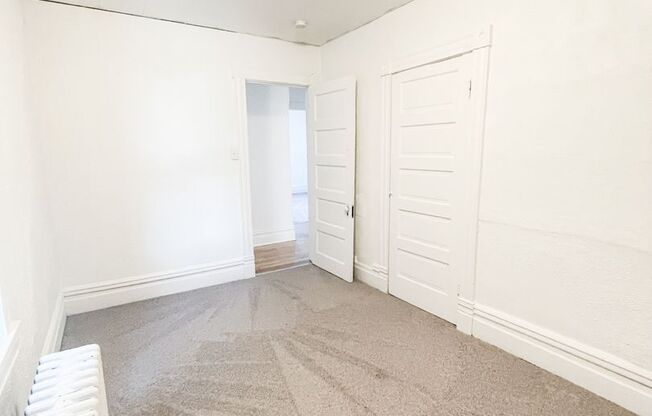 3 beds, 1 bath, $1,600, Unit Apt 2