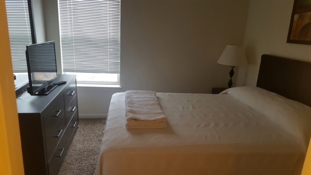 2 beds, 2 baths, 911 sqft, $760, Unit 2701-206