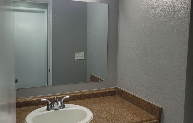 2 beds, 1 bath, 867 sqft, $1,275, Unit 601 C104