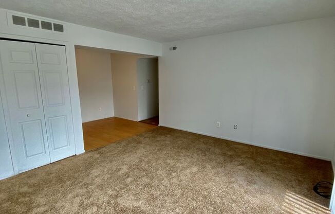 2 beds, 1 bath, 900 sqft, $1,195, Unit #12