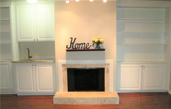 Beautiful Updated Two Story Townhouse In GREAT LOCATION