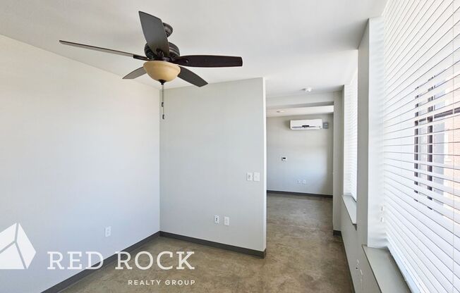 1 bed, 1 bath, 471 sqft, $950, Unit 712