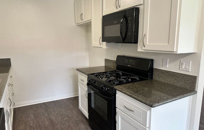 1 bed, 1 bath, 688 sqft, $2,150, Unit 0216