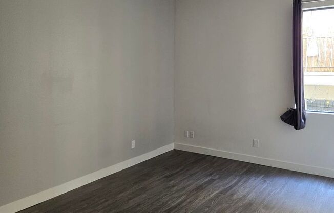 2 beds, 2 baths, 998 sqft, $2,414, Unit 102
