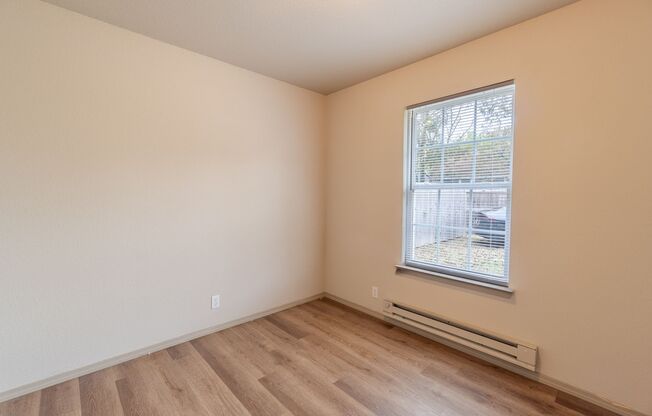 2 beds, 1 bath, $775, Unit 2120 N.13th Street