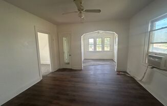 2 beds, 1 bath, $800, Unit Unit 3