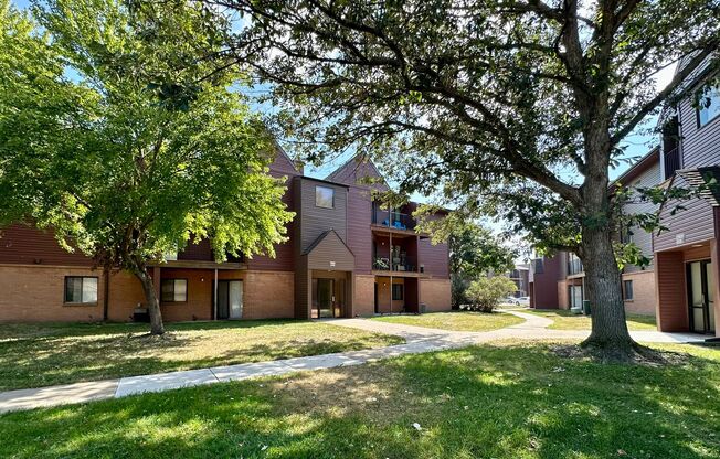 2 beds, 2 baths, 990 sqft, $1,215, Unit 4141-32