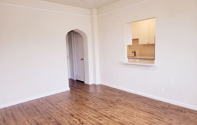 Studio, 1 bath, 450 sqft, $2,500, Unit 702