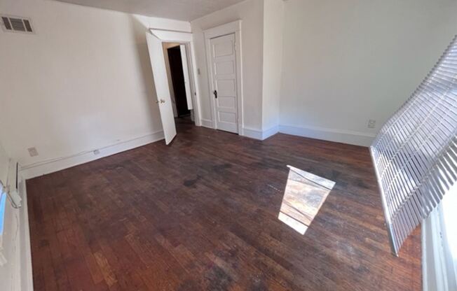 Duplex for rent in downtown Topeka!