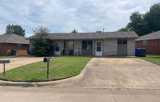 Adorable 1 bedroom 1 bathroom Duplex For Rent