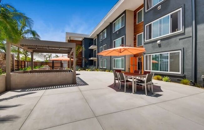 2 beds, 2 baths, $2,750, Unit 105