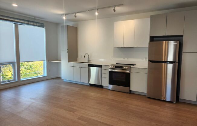 1 bed, 1 bath, 579 sqft, $1,412, Unit 302