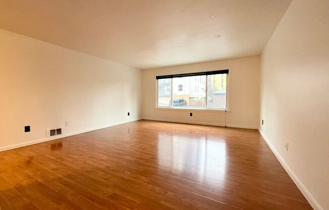 Studio, 1 bath, 464 sqft, $1,350, Unit 105