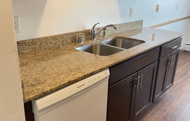 2 beds, 1 bath, 875 sqft, $1,325, Unit 1210-024