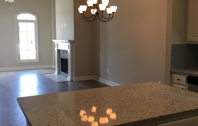 3 br house by U club! Dbl garage, upgrades, pool and tennis included!