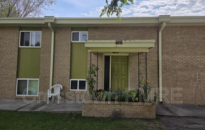 1012 N VAN BUREN AVE