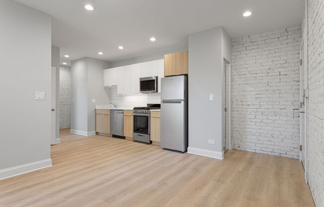 1 bed, 1 bath, 377 sqft, $1,695, Unit 1631-2i