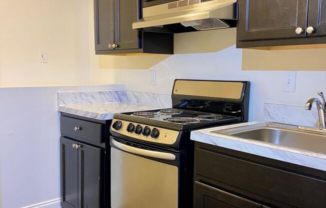 Studio, 1 bath, $850, Unit 1020-TB