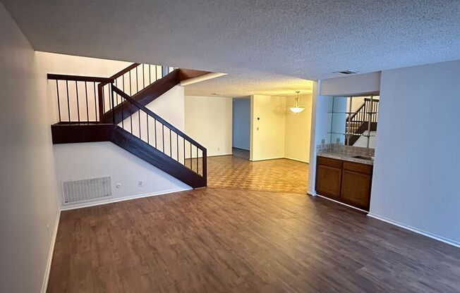 3 beds, 2.5 baths, $3,600, Unit UNIT 3