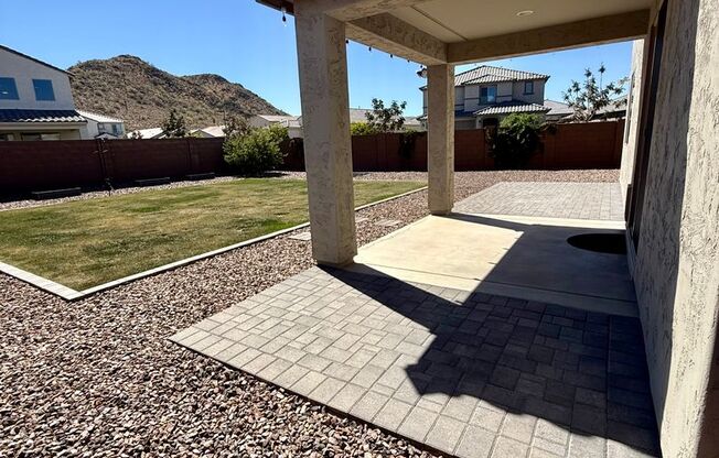 BEAUTIFUL Home in San Tan Valley with Mountain View’s! A Must See!
