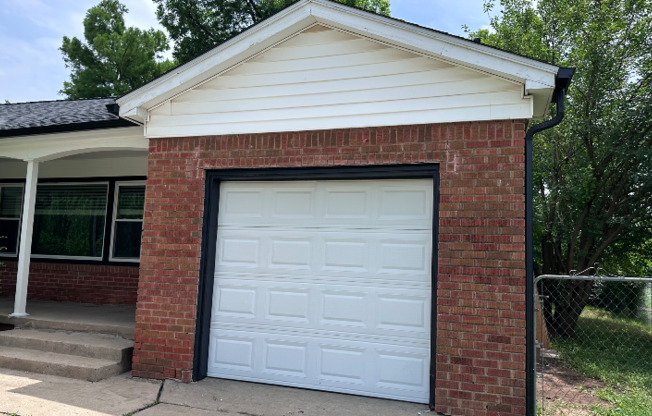 1412 CARLISLE CT