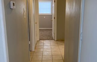 3 beds, 1 bath, $925