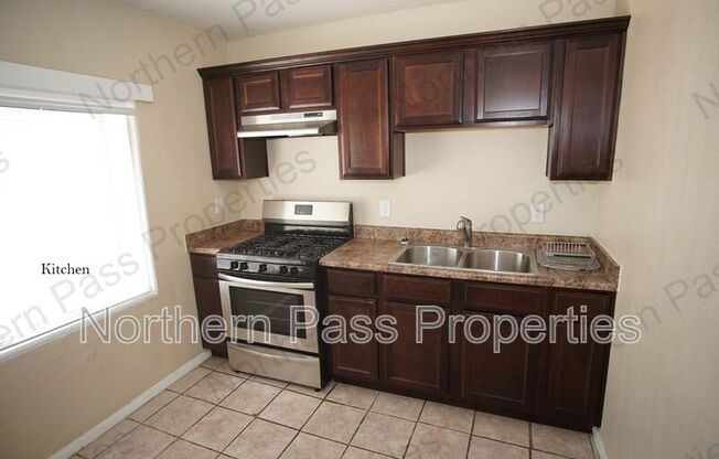 3922 N Piedras
