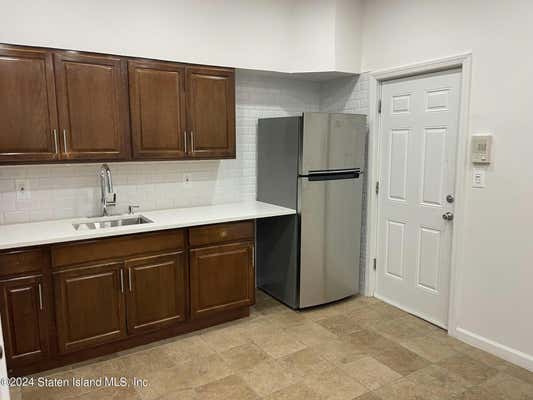 2 beds, 1 bath, 3,000 sqft, $2,700