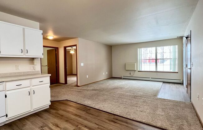 2 beds, 1 bath, 895 sqft, $995, Unit ME 2401-19