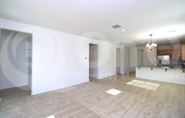 8818 W PASADENA AVE