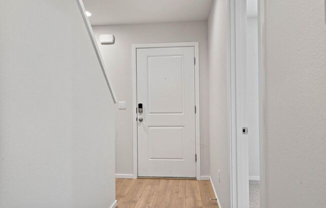 Newer sparkling clean 4-bdrm/3.5-bath townhome—2-car garage, near Forest Park