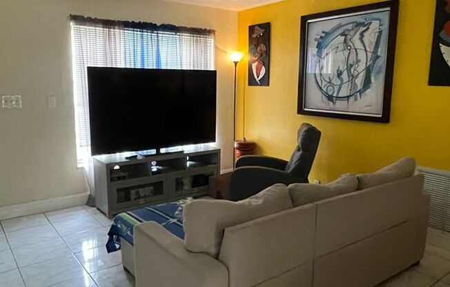 3 beds, 2 baths, $3,000