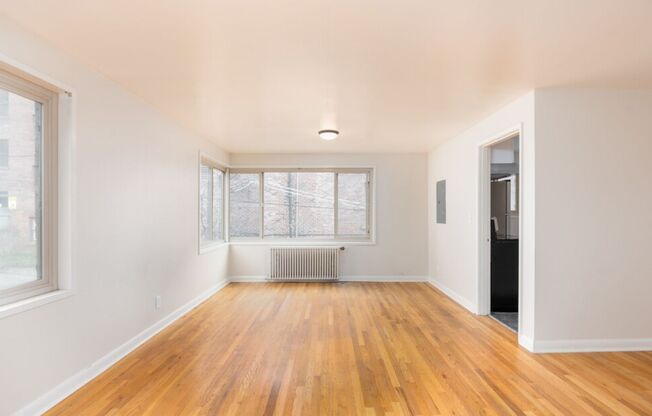 1 bed, 1 bath, 800 sqft, $2,195, Unit Hamrick 303