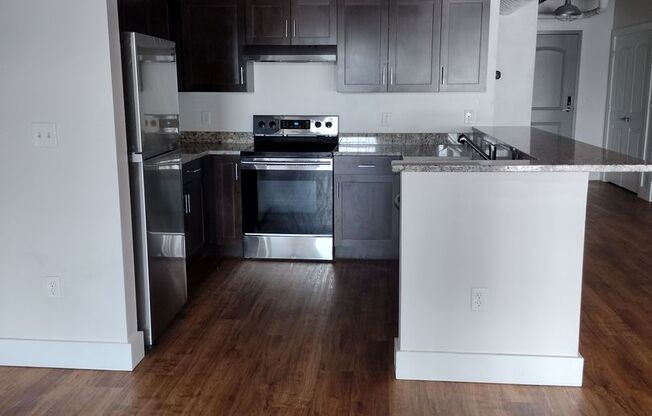 Studio, 1 bath, 1,406 sqft, $2,130, Unit 102