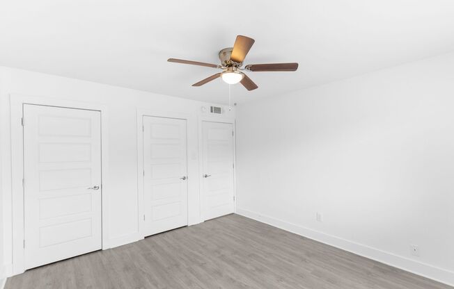 2 beds, 1 bath, 816 sqft, $1,209, Unit 13