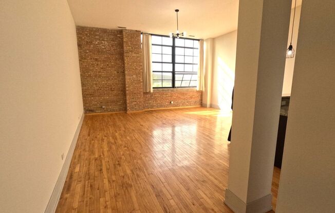 2 beds, 1 bath, 1,150 sqft, $2,595, Unit 1432-309