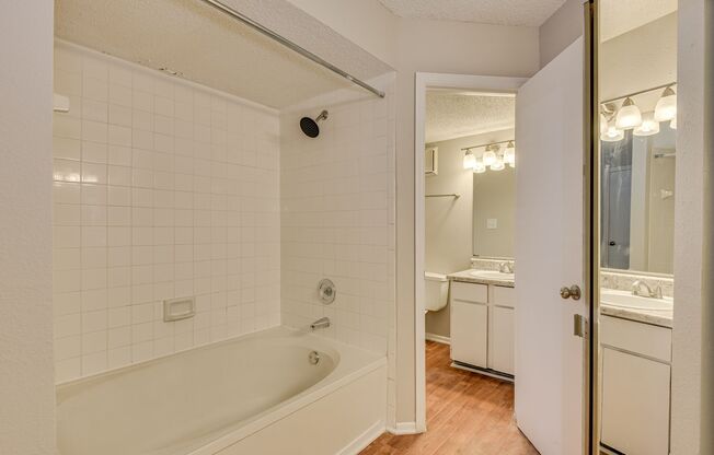 2 beds, 2 baths, 1,100 sqft, $1,200, Unit 1401