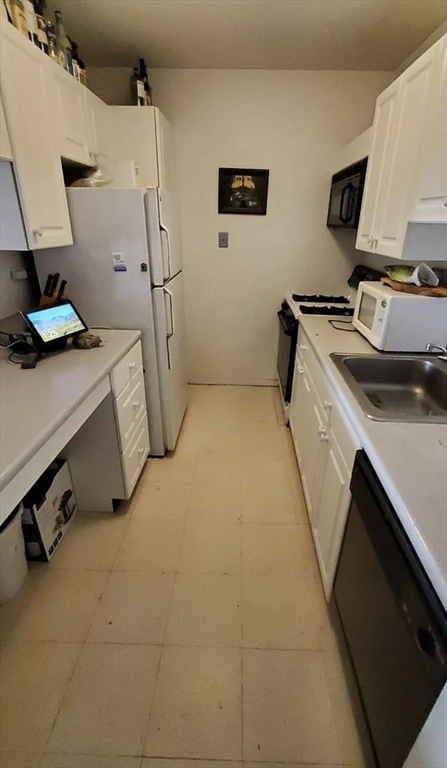 1 bed, 1 bath, 832 sqft, $2,800, Unit 2-o