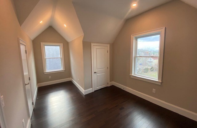 14 TRULL ST