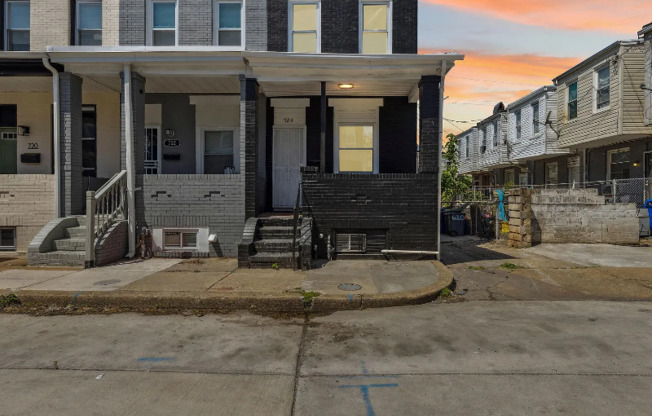724 N CURLEY ST