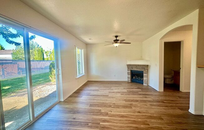 1429,39,51,59 Hyacinth Ln